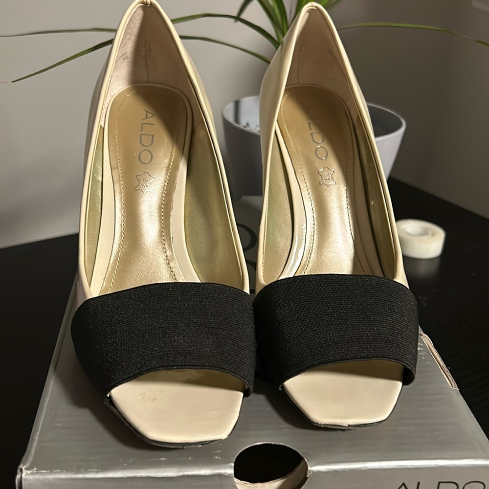 Aldo’s women’s shoe ivory color size 38